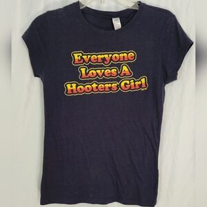 HOOTERS 'Everybody Loves A Hooters Girl' SEXY Fitted Graphic Tee Soft Large
